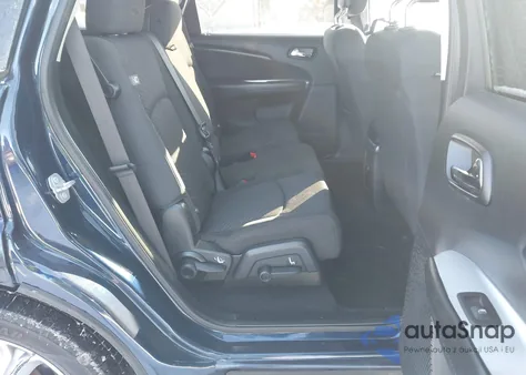 2017 Dodge Journey Crossroad z USA, uszkodzony, nr VIN 3C4PDCGB3HT605530